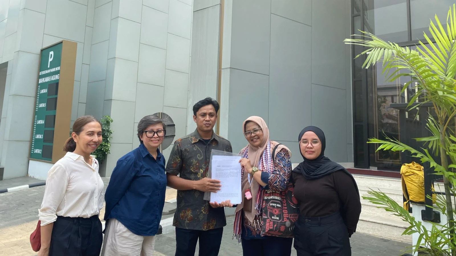 Korban Moderasi Konten dan Koalisi Masyarakat Sipil Gugat PP 71/2019 ke Mahkamah Agung