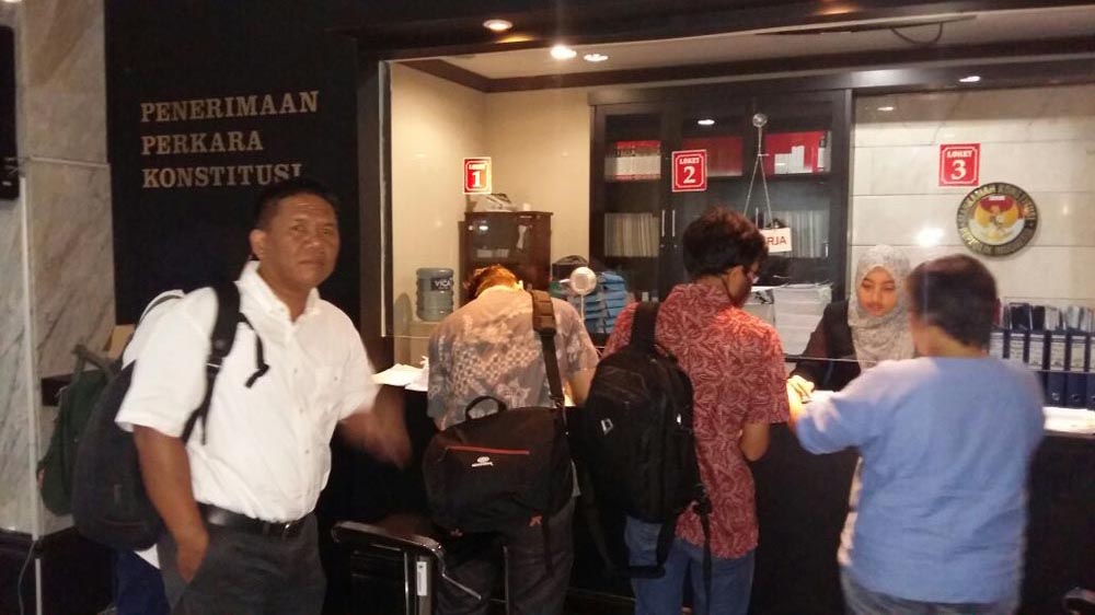 Pengosongan Kolom Agama Bagi Penghayat/Penganut Keprecayaan: Inkonstitusional?