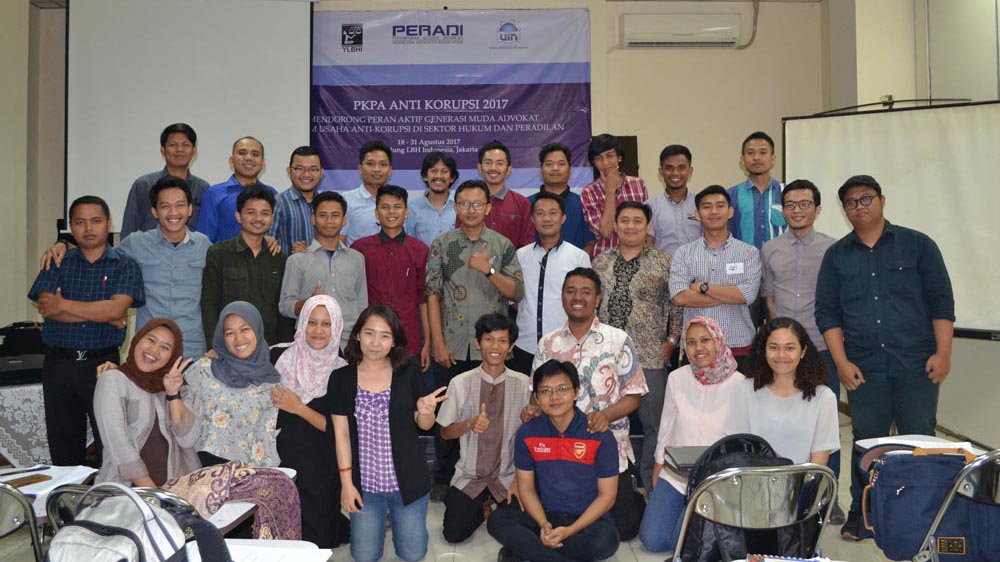 Sebuah Usaha Mencetak Advokat Antikorupsi