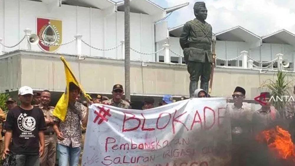 Polda Jawa Timur Harus Usut Kekerasan Anggotanya Terhadap Massa Aksi Penolak Relokasi Saluran Irigasi PT. IMASCO