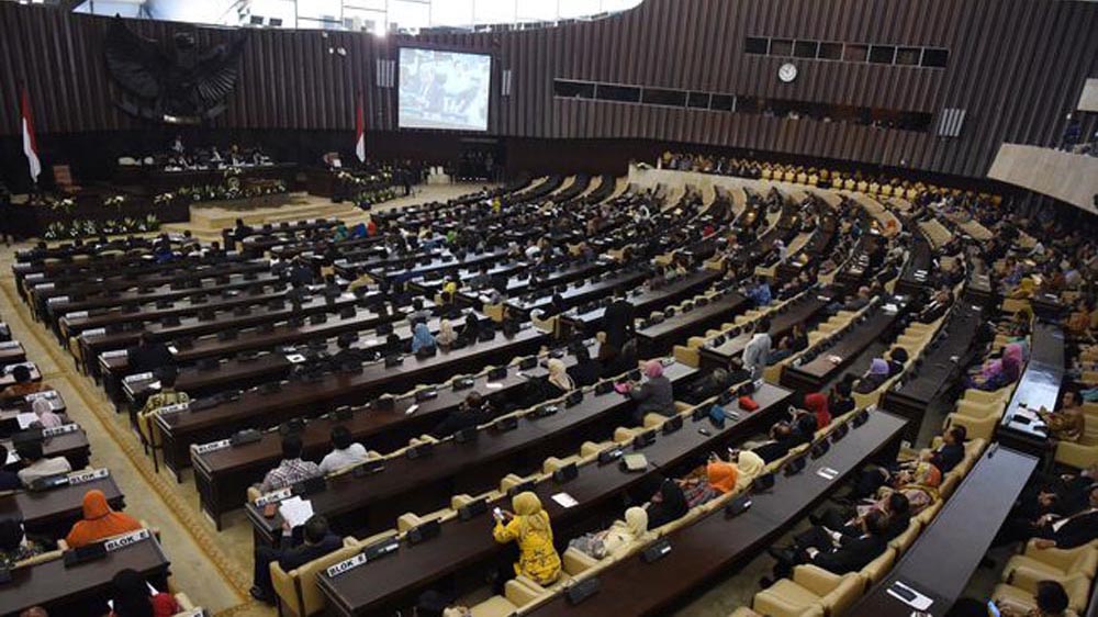 RUU Perkelapasawitan: Upaya Legislator Menyelamatkan Perkebunan Illegal dan Perambah Hutan