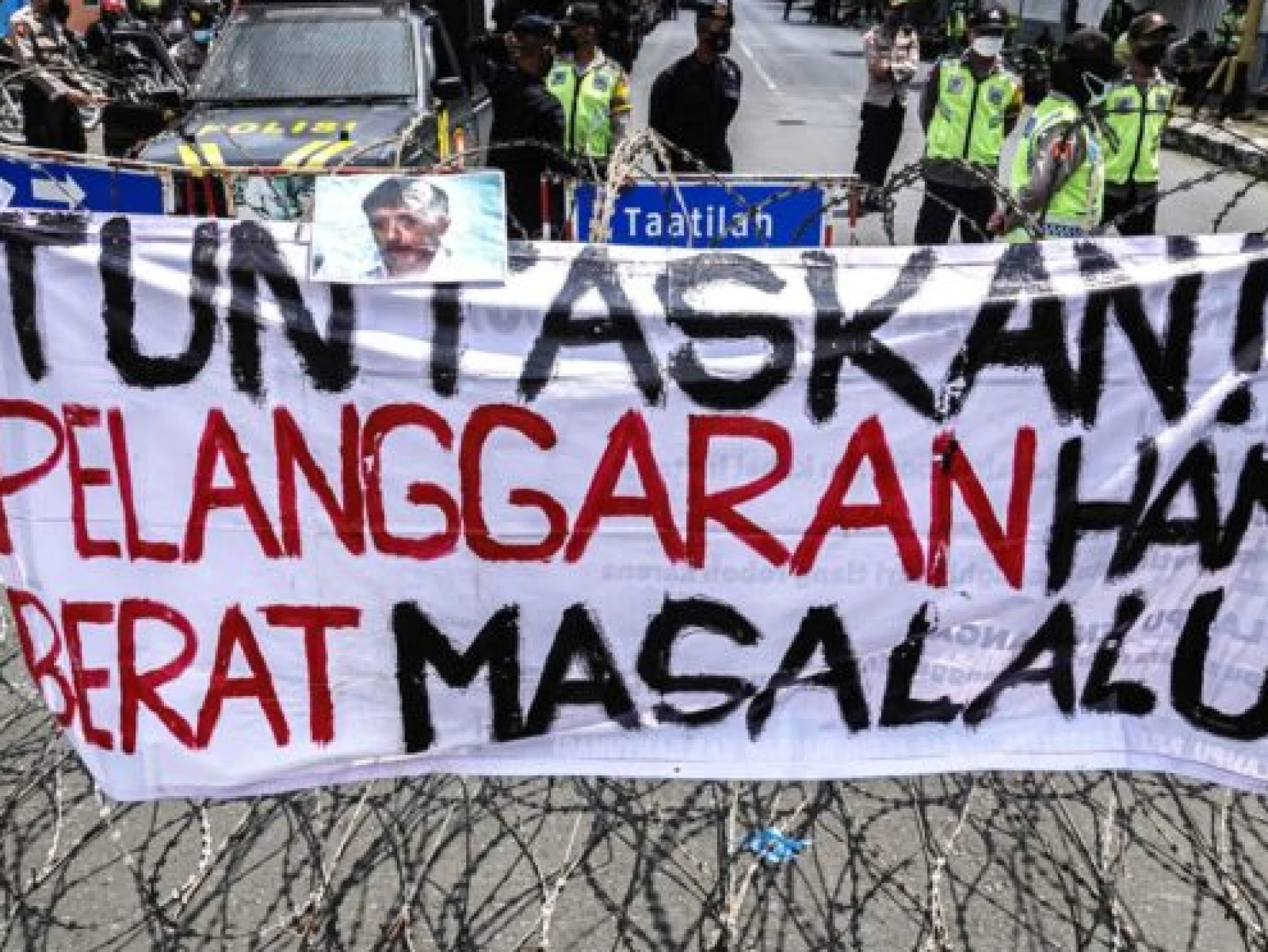 Untuk Kesekian Kalinya, Mendesak Pemerintah Segera Mengakui dan Meminta Maaf atas Pelanggaran HAM Masa Lalu