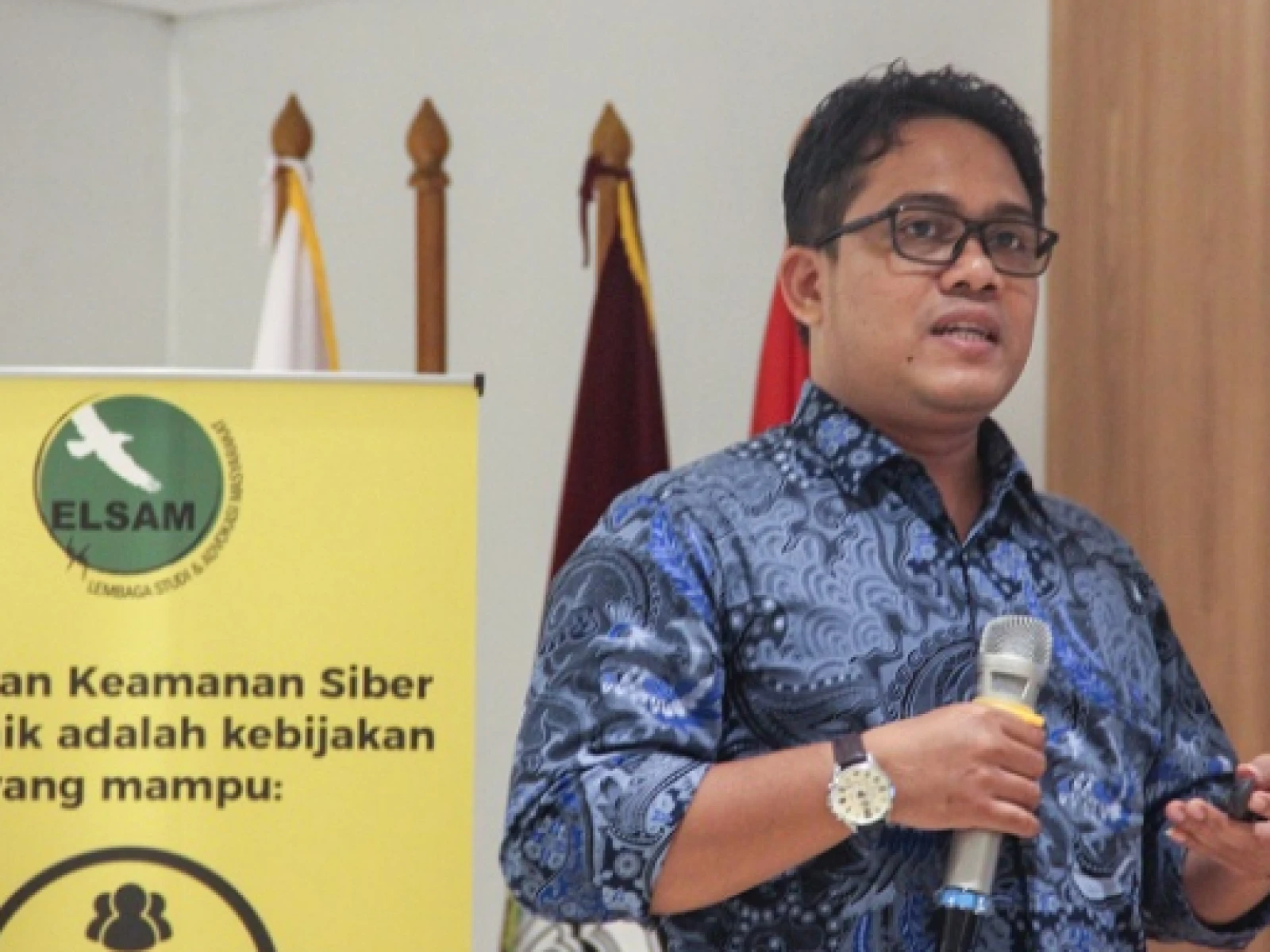 Memastikan Independensi Kelembagaan Otoritas Pelindungan Data Pribadi