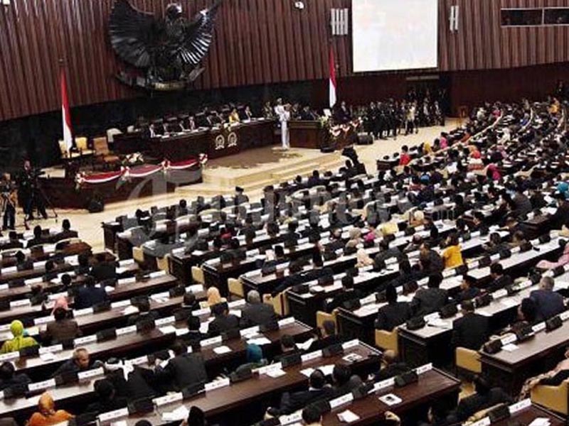 Rakyat Indonesia mendesak DPR RI menghentikan fungsi legislasi, fokus laksanakan fungsi anggaran dan pengawasan!