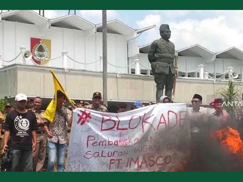 Polda Jawa Timur Harus Usut Kekerasan Anggotanya Terhadap Massa Aksi Penolak Relokasi Saluran Irigasi PT. IMASCO